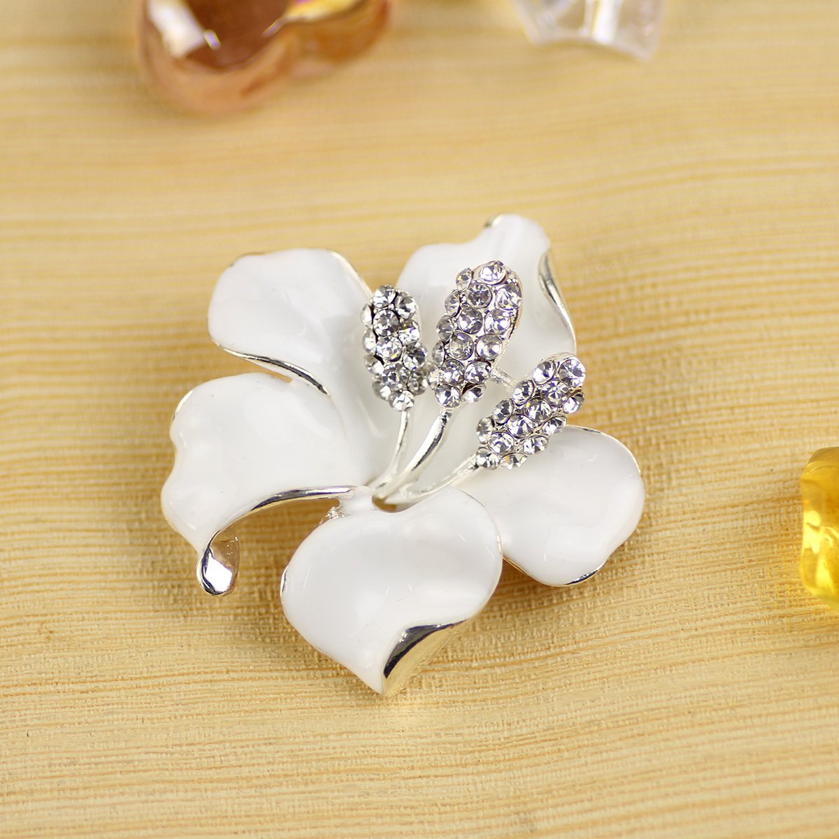 Merdia Brooch Pin for Women Flowers Brooch with Created Crystal | Elegant Brooches and Pins for women | Pearl Brooches for women with Flower Pins | Designer Brooch Collar Pins for women, Purple/White/Red, 29.8g - Image 4