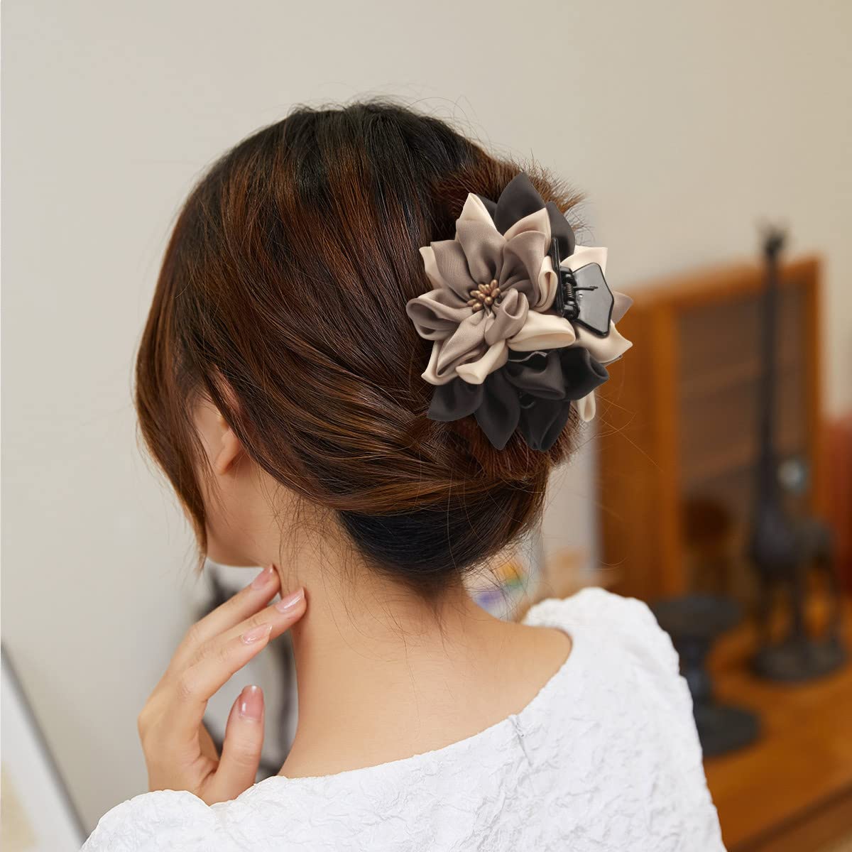 Merdia Hair Clip for Women, Flower Design, 11 CM, 47G, Black, Beige and Coffee - Image 7